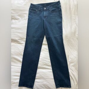 Express Dark Wash Slim Straight Jeans Size 31x32 – Like New